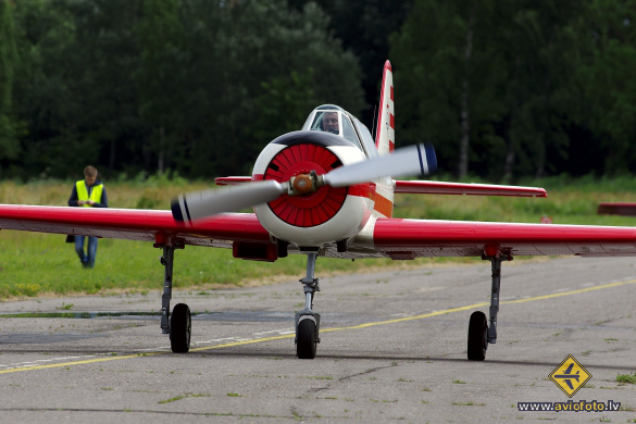 Yakovlev Yak-52