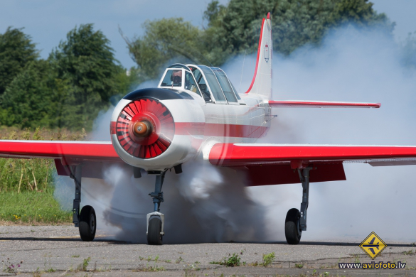 Yakovlev Yak-52