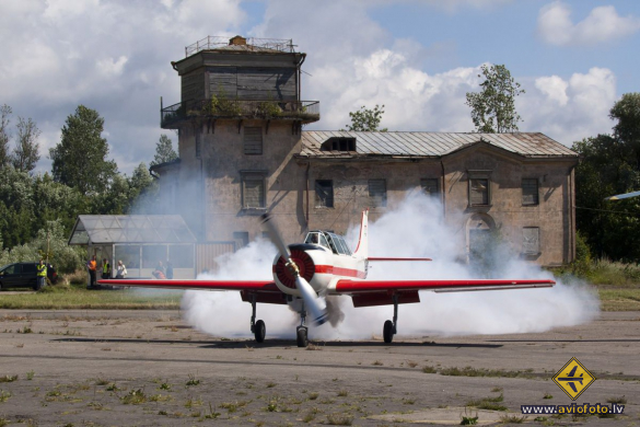 Yakovlev Yak-52