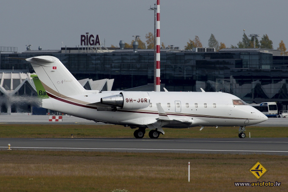 Bombardier Challenger 604 (CL-600-2B16)