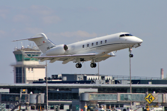 Bombardier Challenger 300 (BD-100-1A10)