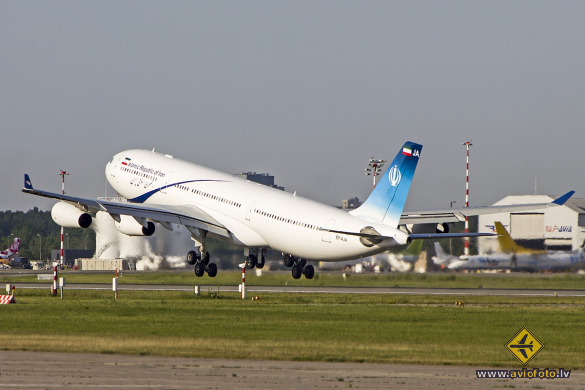 Airbus A340-313