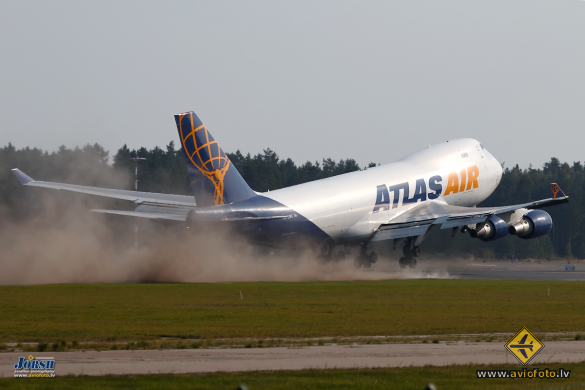 Boeing 747-47UF/SCD