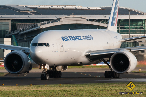 Boeing 777-F28