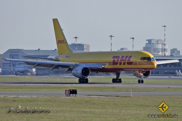Boeing 757-236(SF)