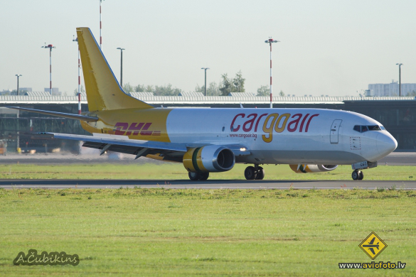 Boeing 737-4Y0(SF)