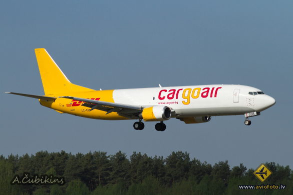 Boeing 737-448(SF)
