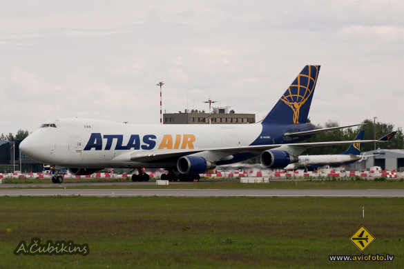 Boeing 747-47UF/SCD