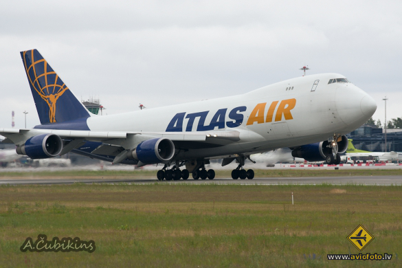 Boeing 747-47UF/SCD