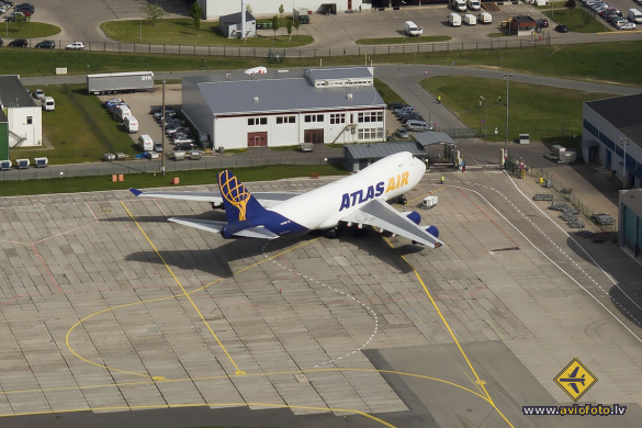 Boeing 747-47UF/SCD