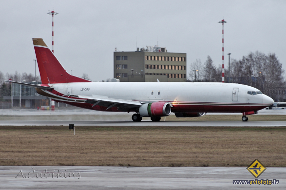 Boeing 737-448(SF)