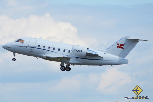 Bombardier Challenger 604 (CL-600-2B16)
