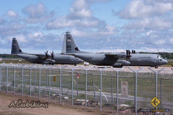 Lockheed Martin C-130J-30 Hercules (L-382)