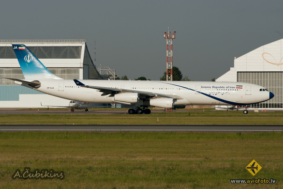 Airbus A340-313