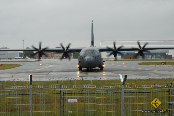 Lockheed Martin C-130J-30 Hercules (L-382)