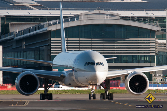 Boeing 777-2DZ/LR