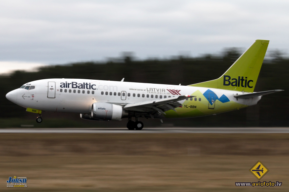 Boeing 737-522