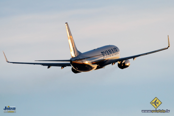 Boeing 737-8AS