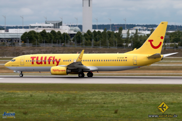 Boeing 737-8K5