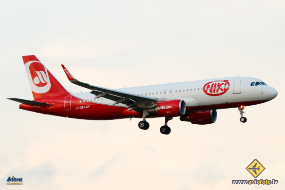 Airbus A320-214