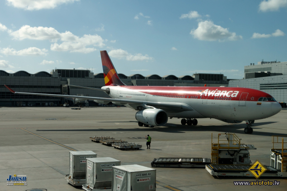 Airbus A330-243