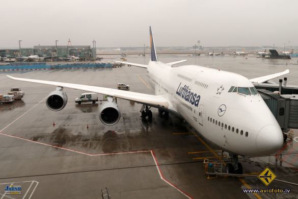 Boeing 747-830