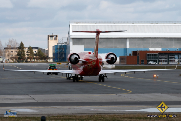 Bombardier CRJ-100LR (CL-600-2B19)