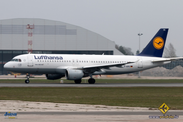 Airbus A320-211