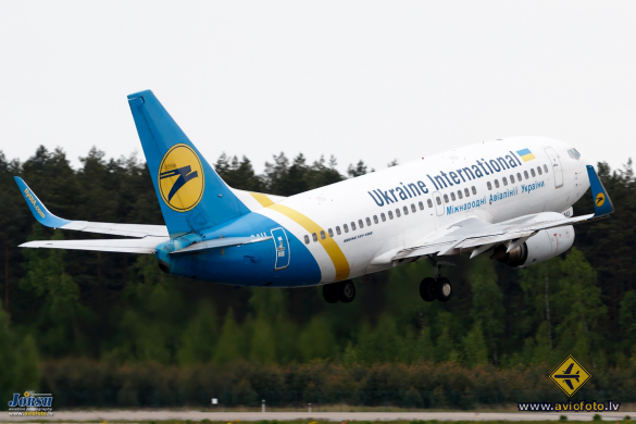 Boeing 737-5Y0