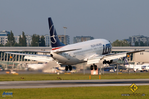 Boeing 737-45D