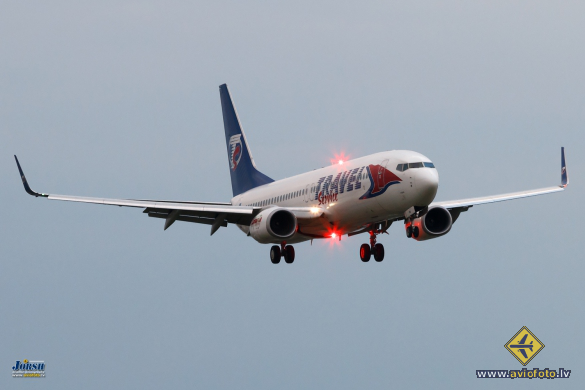 Boeing 737-8FN