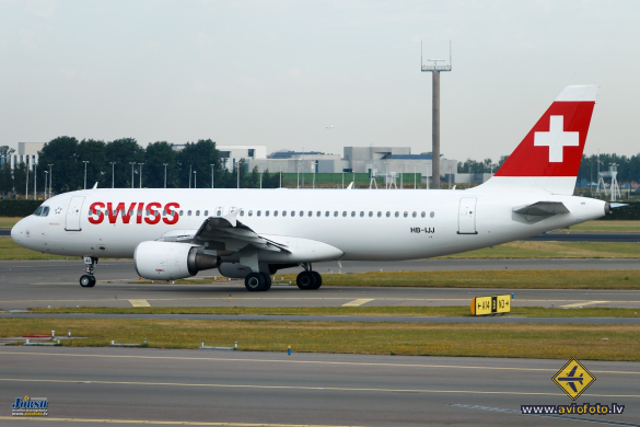 Airbus A320-214