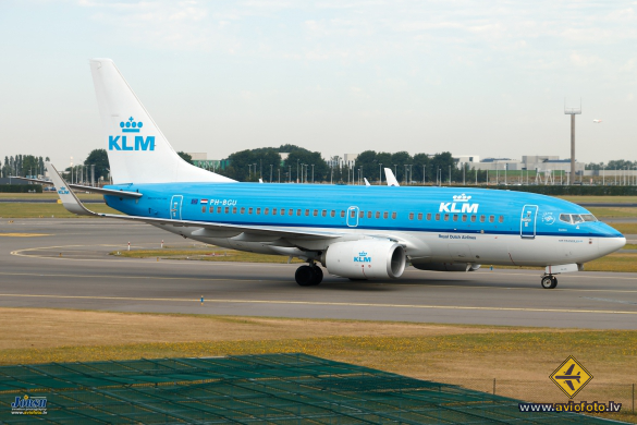 Boeing 737-7K2