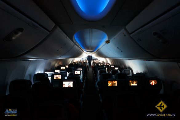Boeing 737-8V3