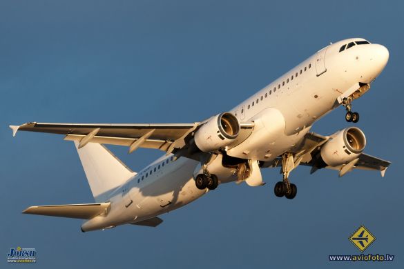 Airbus A320-211