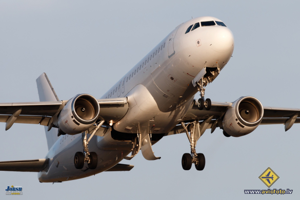 Airbus A320-211