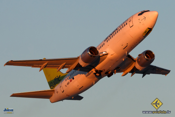 Boeing 737-31S
