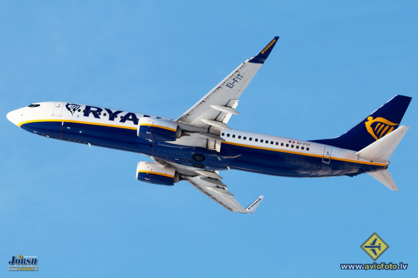 Boeing 737-8AS