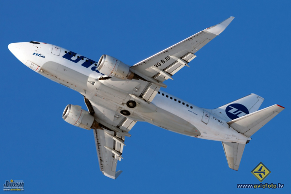Boeing 737-524