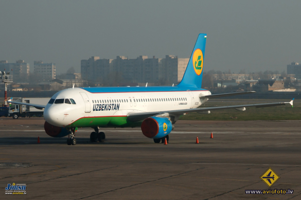 Airbus A320-214