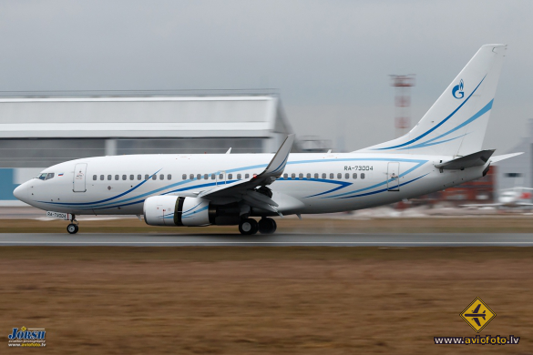 Boeing 737-76N