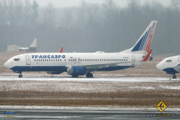 Boeing 737-86R