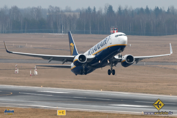 Boeing 737-8AS
