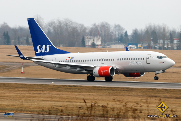 Boeing 737-76N