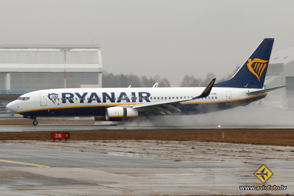 Boeing 737-8AS
