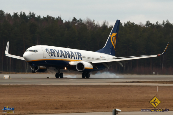 Boeing 737-8AS