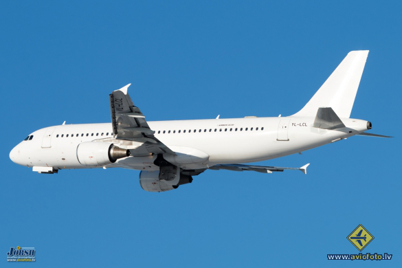 Airbus A320-214