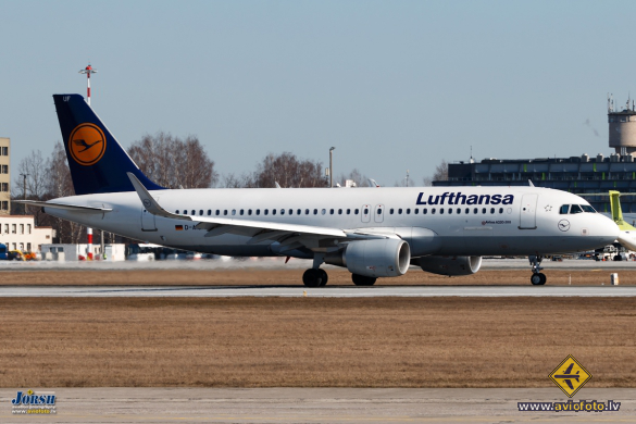 Airbus A320-214