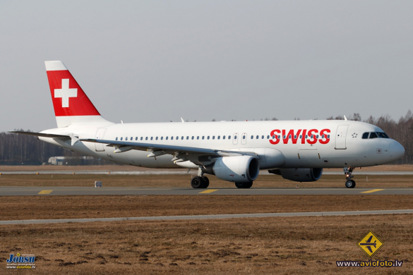 Airbus A320-214