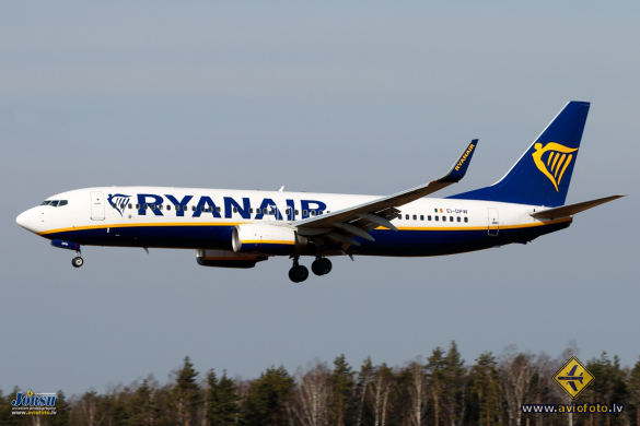 Boeing 737-8AS